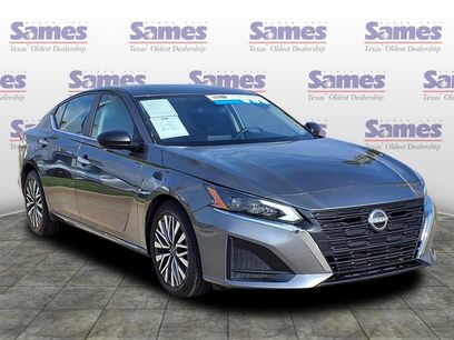 Used 2024 Nissan Altima 2.5 SV