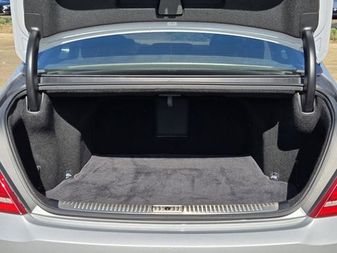 Used 2018 Genesis G90 3.3T Premium image 32