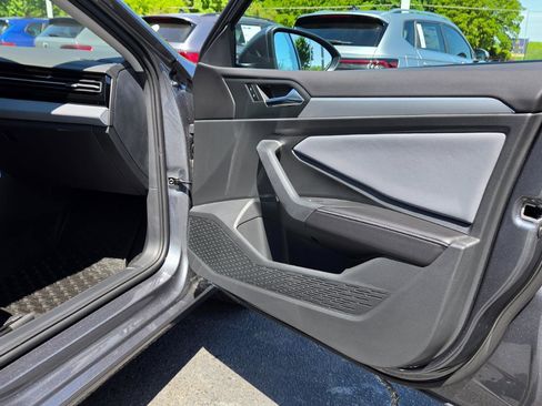 Used 2026 Volkswagen Jetta SE FWD image 42