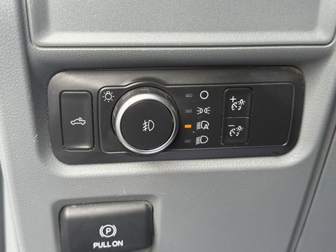 Used 2021 Ford F150 XLT w/ Trailer Tow Package image 17