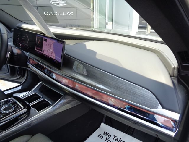 Used 2023 BMW 760i xDrive w/ Luxury Rear Seating Package AWD/4WD image 37