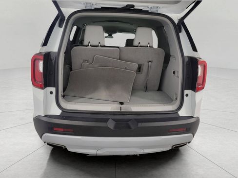 Used 2023 GMC Acadia SLT AWD/4WD image 15