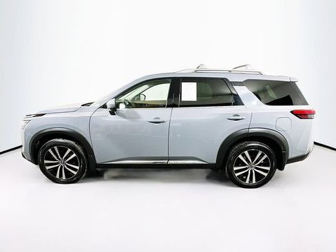 Used 2023 Nissan Pathfinder Platinum AWD/4WD image 4
