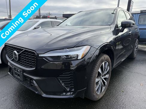 Used 2025 Volvo XC60 B5 Plus image 3