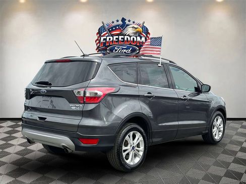 Used 2017 Ford Escape SE w/ Equipment Group 201A FWD image 5