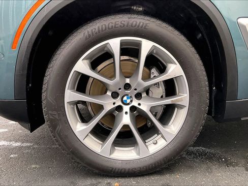 Used 2025 BMW X5 xDrive40i w/ Parking Assistance Package image 11