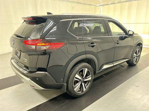 Used 2023 Nissan Rogue Platinum w/ Platinum Premium Package image 2