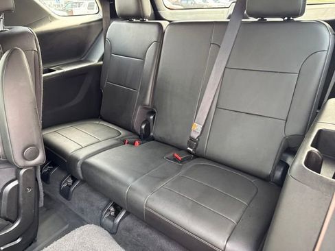 Used 2023 Chevrolet Traverse LT w/ LPO, Floor Liner Package AWD/4WD image 21