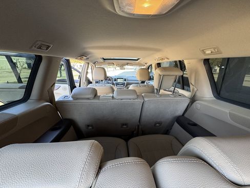 Used 2014 Mercedes-Benz GL 450 4MATIC image 35