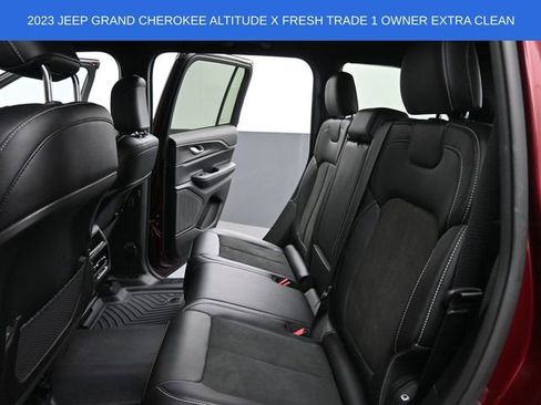 Used 2023 Jeep Grand Cherokee Altitude image 14