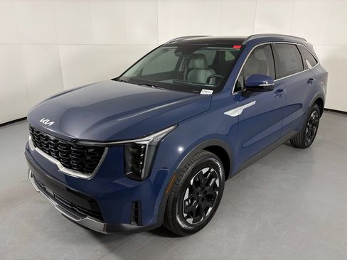 New 2026 Kia Sorento S w/ S Panoramic Sunroof Package FWD image 4