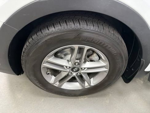 Used 2018 Hyundai Santa Fe Sport FWD image 30