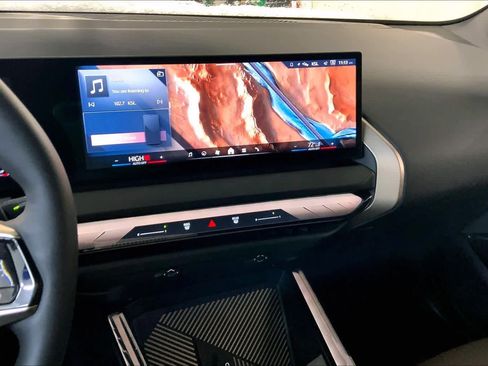 Used 2025 BMW X3 xDrive30i w/ Premium Package image 6