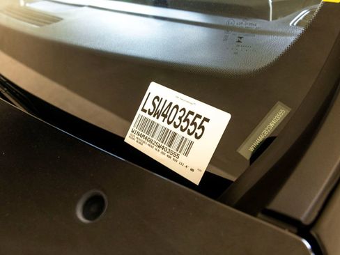 Used 2025 Mercedes-Benz GLB 250 GLB 250 image 34