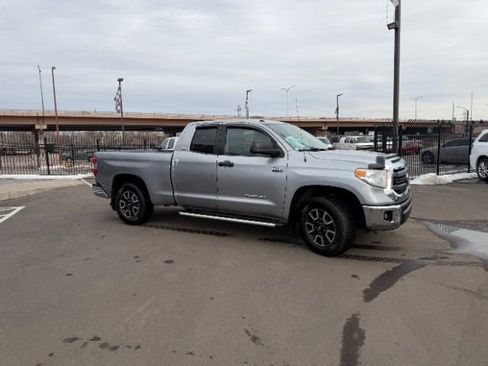 Used 2015 Toyota Tundra SR image 24