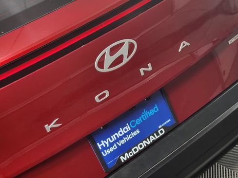 Certified 2025 Hyundai Kona SE AWD/4WD image 9