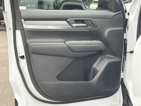 Used 2025 GMC Terrain Elevation image 19