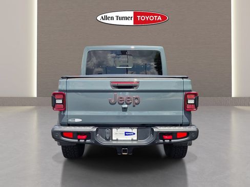 Used 2024 Jeep Gladiator Rubicon AWD/4WD image 7