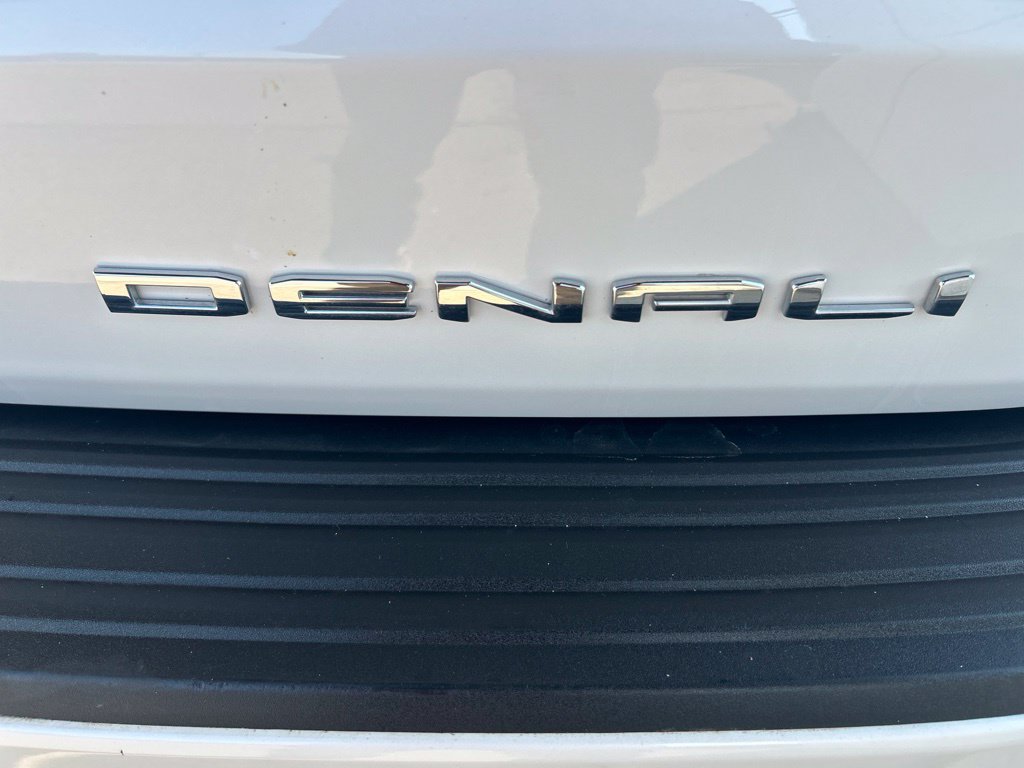 Used 2024 GMC Yukon XL Denali Ultimate AWD/4WD image 38