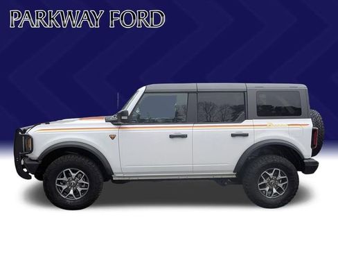Used 2024 Ford Bronco Badlands image 8
