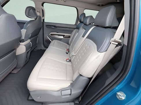 Used 2024 Kia EV9 Wind image 14