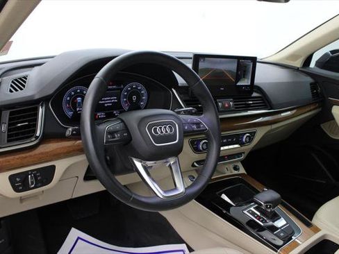 Certified 2022 Audi Q5 2.0T Premium Plus w/ Premium Plus Package AWD/4WD image 16