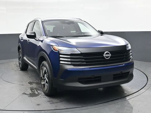 Used 2026 Nissan Kicks SV image 2