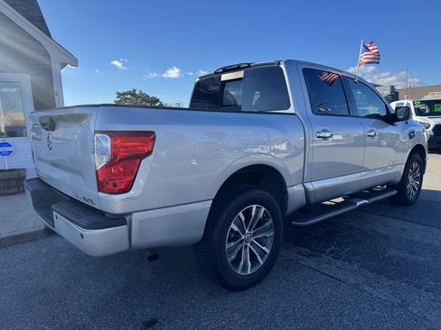 Used 2017 Nissan Titan SL image 12