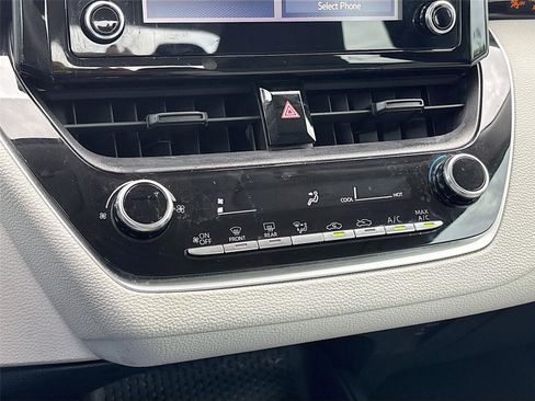 Used 2020 Toyota Corolla L FWD image 17