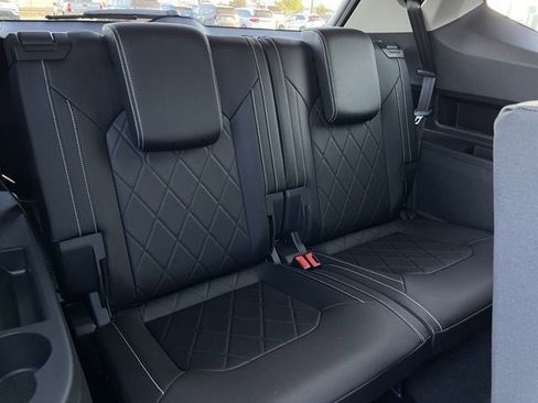 Used 2025 Volkswagen Atlas SEL Premium R-Line image 33