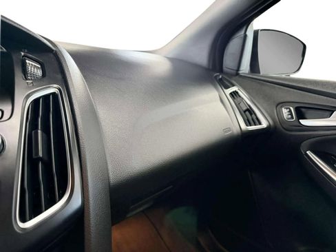 Used 2018 Ford Focus ST image 15