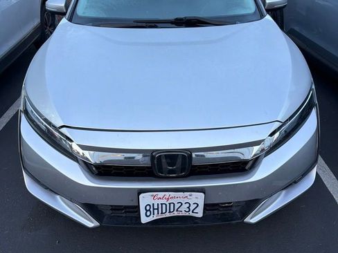 Used 2018 Honda Clarity Touring image 1