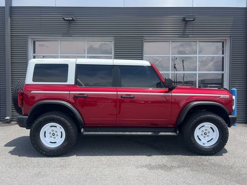 Used 2025 Ford Bronco Heritage Edition AWD/4WD image 4
