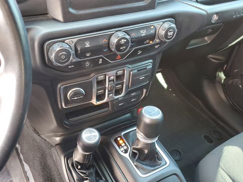Used 2019 Jeep Wrangler Unlimited Sport S image 28