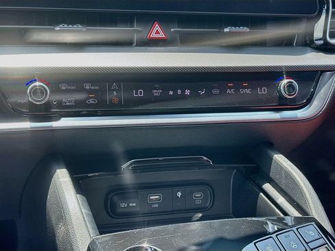 Certified 2023 Kia Sportage SX Prestige AWD/4WD image 16