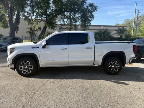 Used 2022 GMC Sierra 1500 SLT w/ SLT Premium Plus Package image 3