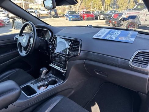 Used 2021 Jeep Grand Cherokee Laredo X image 18