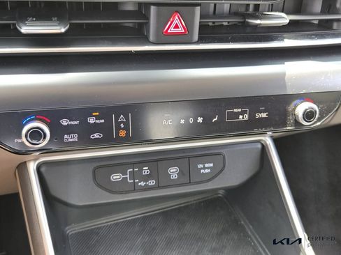 Certified 2026 Kia Carnival FWD image 25