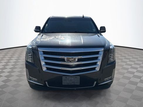 Used 2018 Cadillac Escalade Premium Luxury image 2