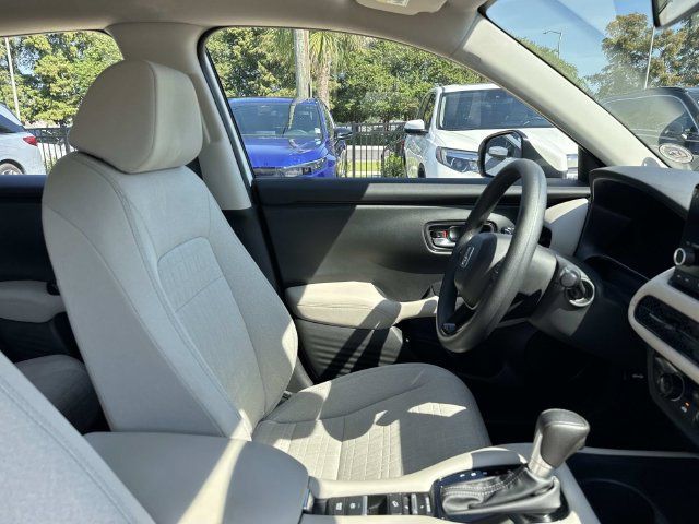 Certified 2025 Honda HR-V LX image 10