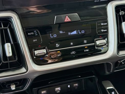 Used 2023 Kia Sorento S w/ Panoramic Sunroof Package FWD image 38