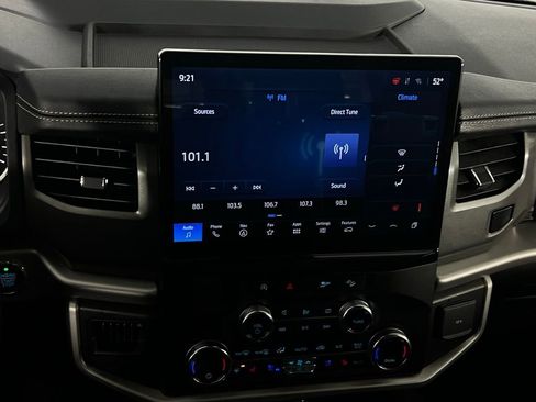 Used 2024 Ford Expedition Max XLT image 15