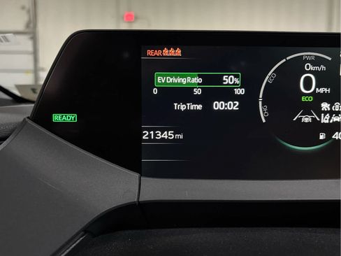 Certified 2025 Toyota Prius XLE FWD image 11