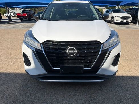 Used 2024 Nissan Kicks S FWD image 2