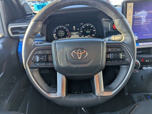 Used 2025 Toyota Tacoma TRD Off-Road image 23