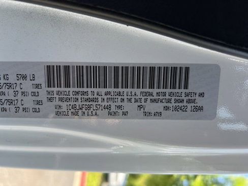 Used 2015 Jeep Wrangler Unlimited Rubicon w/ Connectivity Group AWD/4WD image 31
