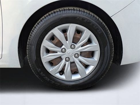 Used 2018 Hyundai Accent SE image 10