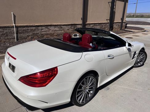 Used 2018 Mercedes-Benz SL 550 w/ Driver Assistance Package image 18