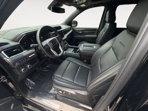 Used 2023 GMC Yukon XL Denali AWD/4WD image 18
