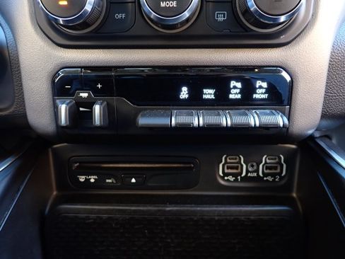 Used 2019 RAM 1500 Big Horn AWD/4WD image 19